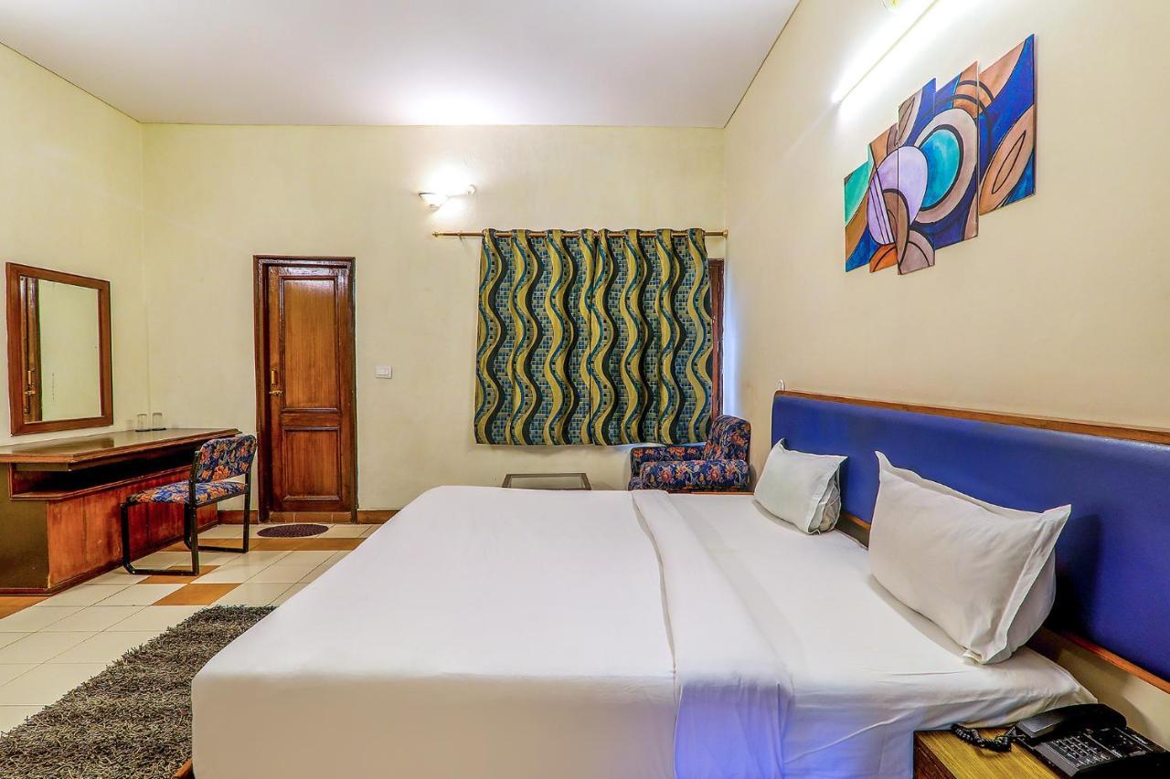 Hotel Executive Hasanganj Dış mekan fotoğraf